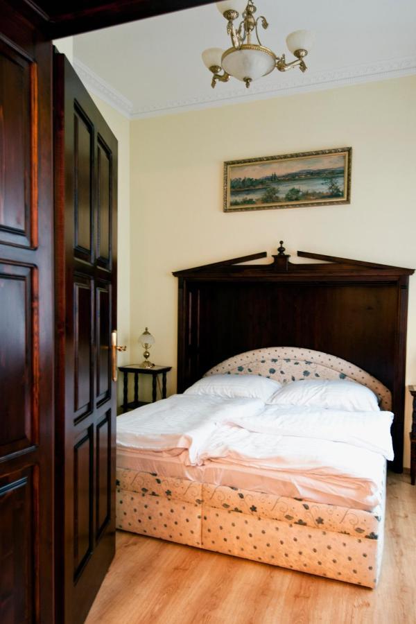 Pension Napoleon Karlovy Vary Dış mekan fotoğraf